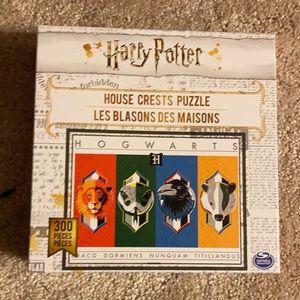 New, has not been open. Harry potter house crests puzzle